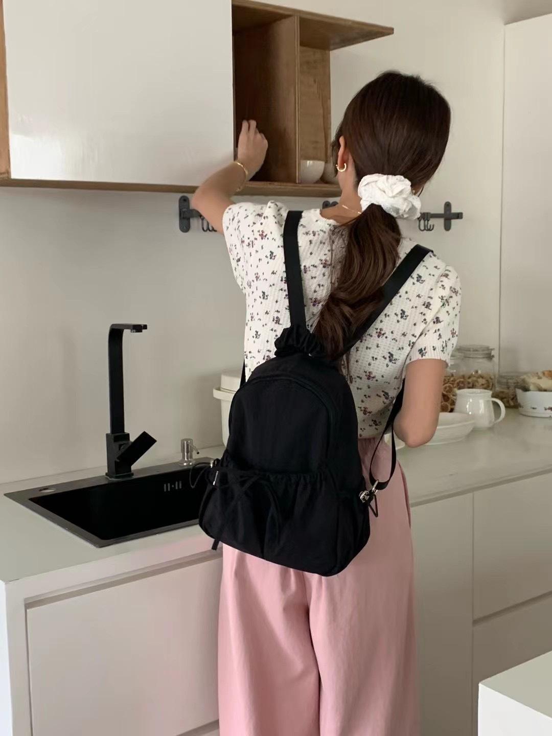 

модний жіночий рюкзак у корейському стилі Естетичний модний елегантний студентський маленький туристичний рюкзак Легка повсякденна розкішна жіноча сумка 23X30X11cm чорний