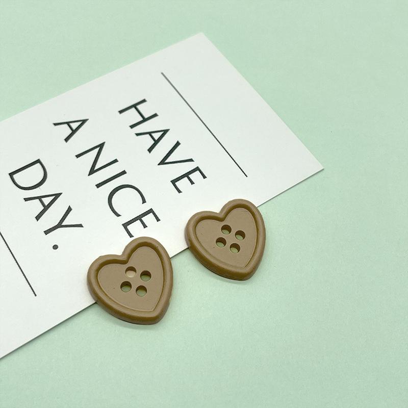 20Pcs 18Mm Colored Heart Shape Plastic Buttons For Clothing  Children'S Sweaters Cute Button Needlework Diy Sewing Accessories