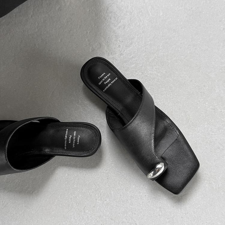 

Women s shoes 2025 summer new niche set toe black minimalist flat sandals fashion retro vacation roman shoes 34