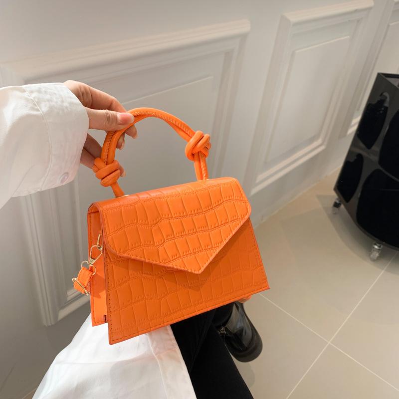 

Повсякденна модна жіноча сумка-мессенджер, нова модна весна 2024 року, проста сумочка в іноземному стилі, однотонна сумка через плече, невелика квадратна сумка помаранчевий