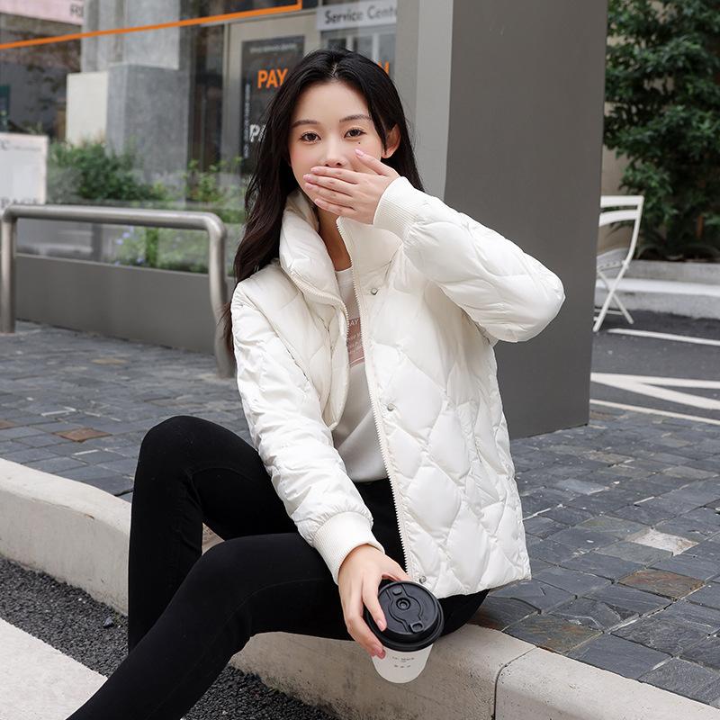 

Тонкий и легкий короткий пуховик со стойкой, модный, легкий и теплый осенью и зимой, простая ромбовидная куртка со стойкой для поездок на работу XXL-130-72.5 kg белый