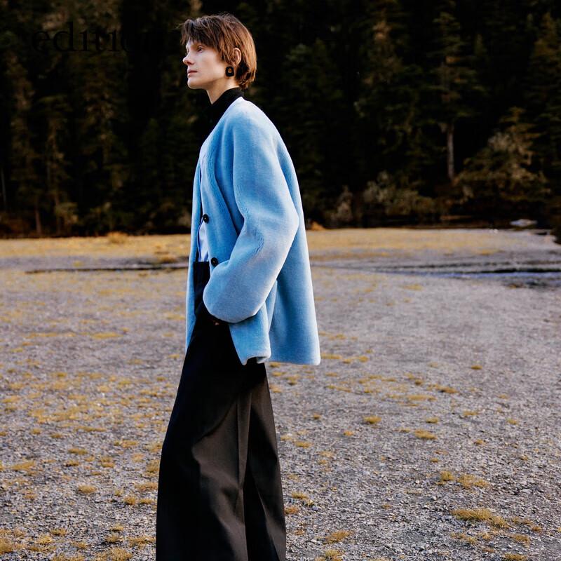 

Женское пальто оверсайз из шерстяной смеси с V-образным вырезом M