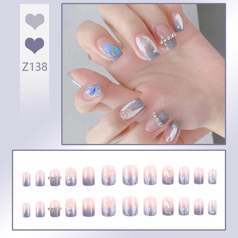 

Ледяной сине-серый градиентный нейл-арт с камелией - Короткие, Прозрачные, Носибельные и Сексуальные отбеливающие кончики Glue Style