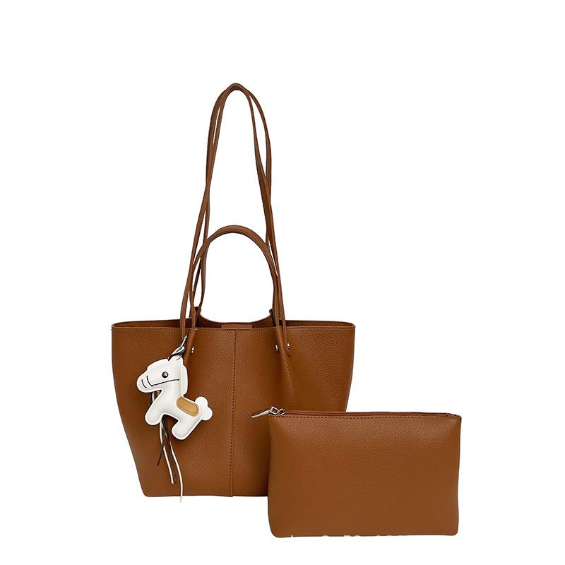 Large capacity fashionable underarm bag women's new trendy retro bucket bag simple and versatile shoulder tote bag