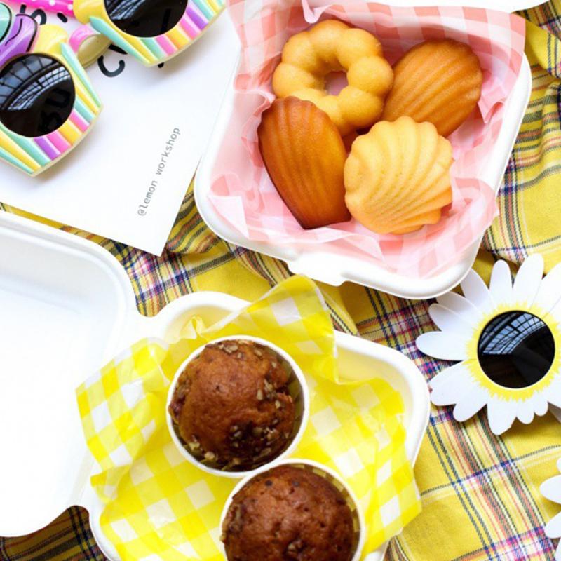 50Pcs Food Grade Baking Wax Paper Strawberry & Floral Patterned Paper Squares Non-Stick Cake Burger Chips Wrapping Papers