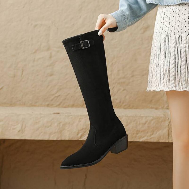 

Korean version of the new pointed middle heel large size women s boots square heel comfortable Martin boots women s rear zipper solid color 39