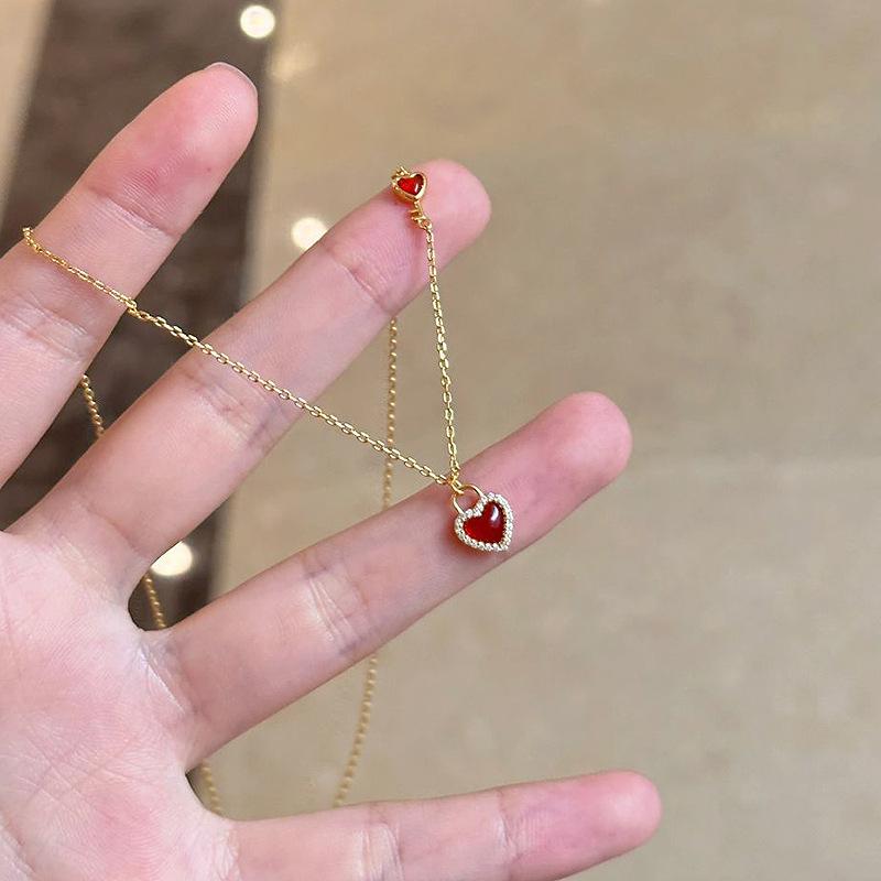 Classic Charm Simple Heart shaped Ruby Necklace for women Light Luxury Fashion lock Pendant Party Wedding gifts