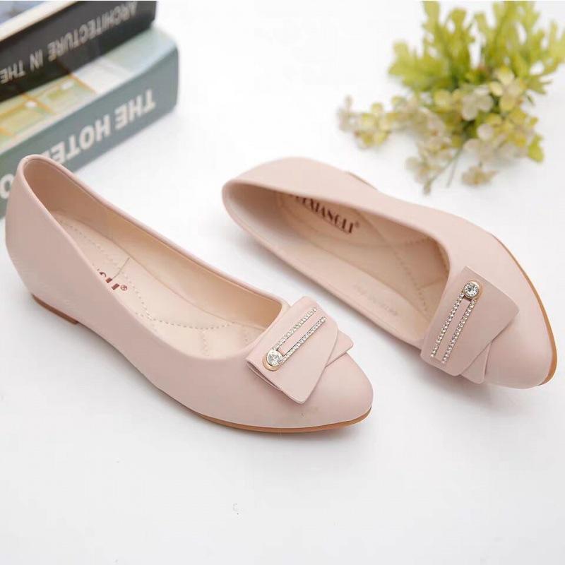 Small single shoes, high-quality soft leather, spring and autumn slope heels, women's fashion versatile work women's shoes, soft soles, flat soles,