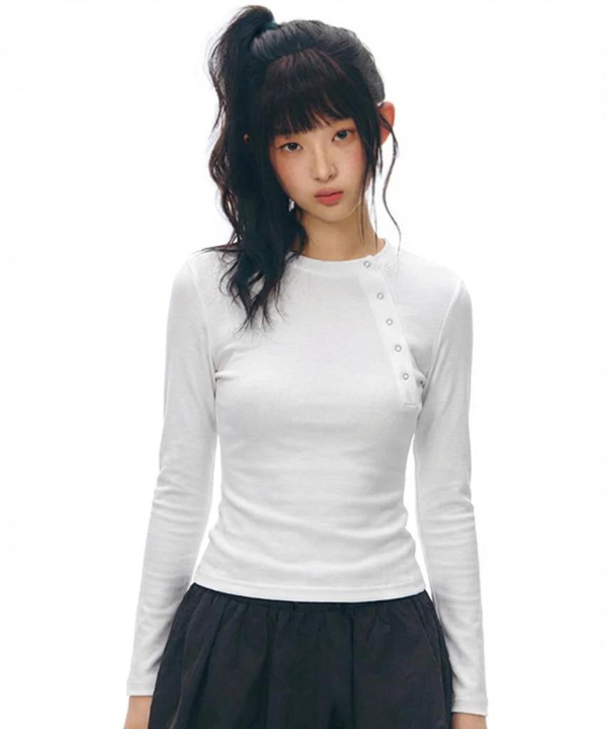 Damiswi Diagonal Snap Button Long Sleeve_White
