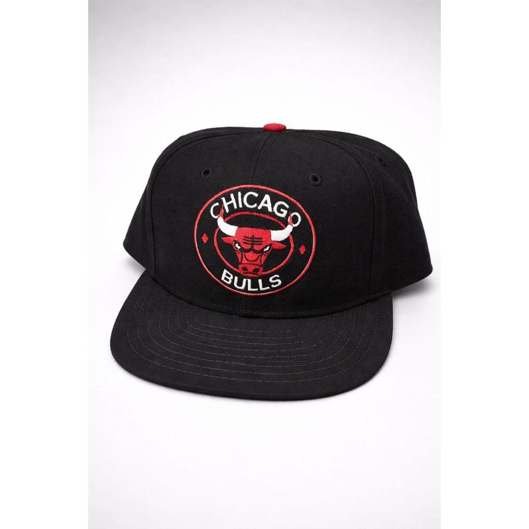 Used CHICAGO BULLS vintage CAP archive