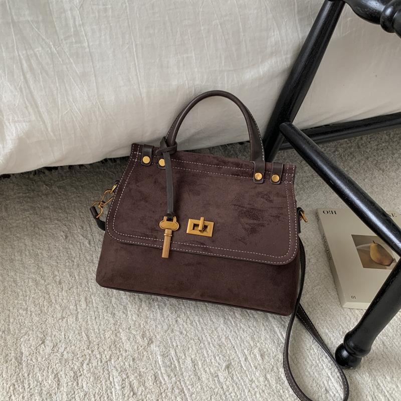 

Niche high-end handbag small bag women s 2025 new retro suede small square bag simple messenger bag