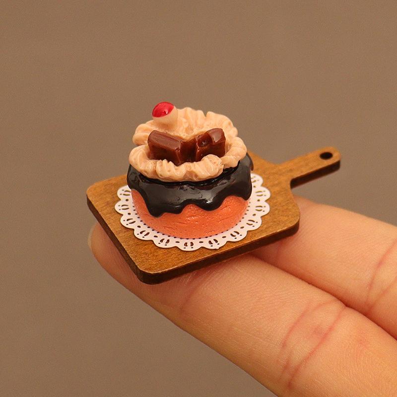 6Pcs/Set Cute Miniature Food Toy Dollhouse Mini Cake Pad Paper Tray Knife And Fork Model For Doll Kitchen Accessories
