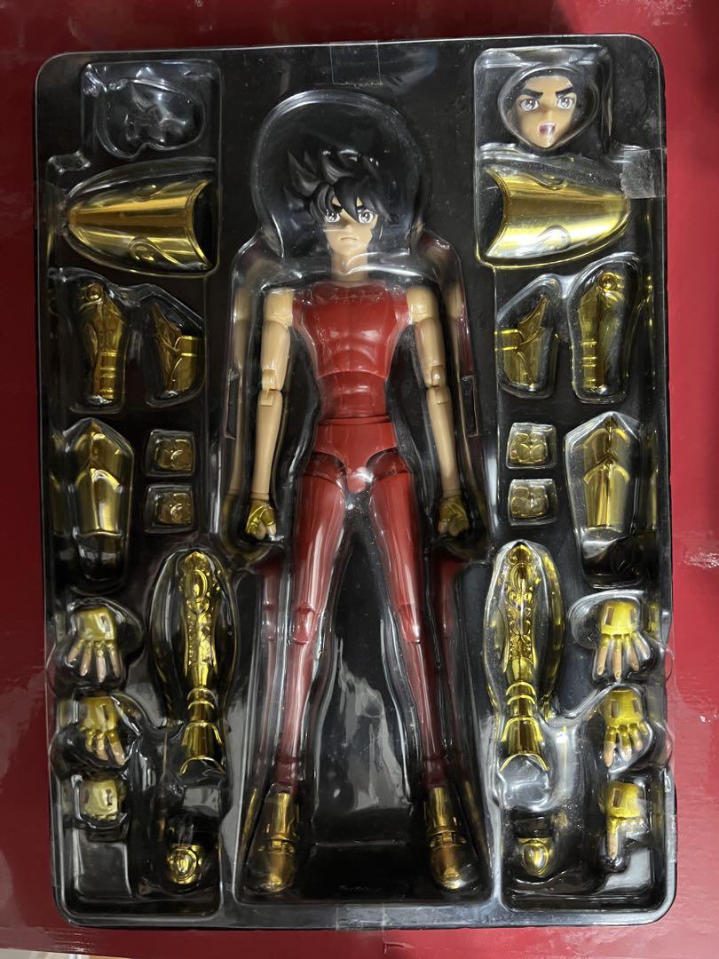 

[USED] Red/Gold Action Figure with Interchangeable Parts