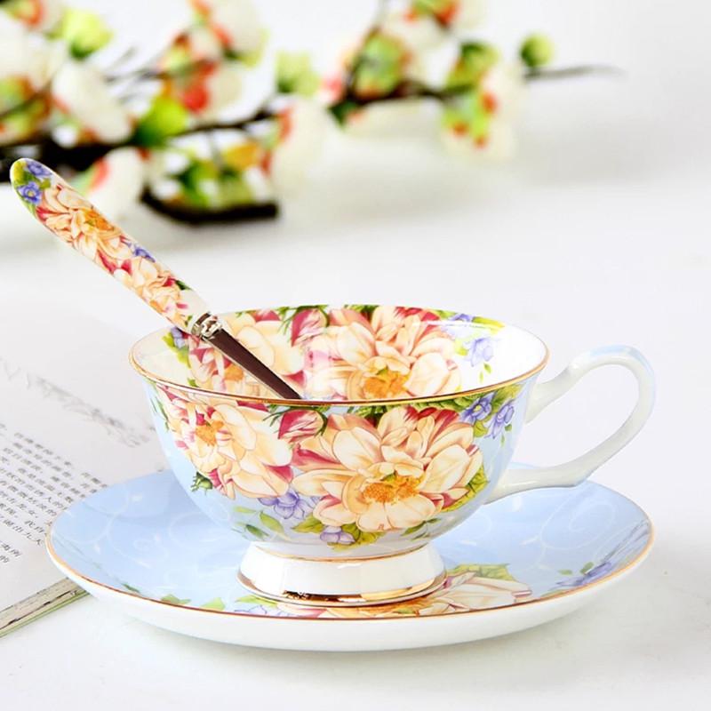 2 sady Fashion Blue Flowers Bone China Kávový šálek a podšálek se lžičkou , Evropský styl Luxusní a vynikající keramická čajová sada