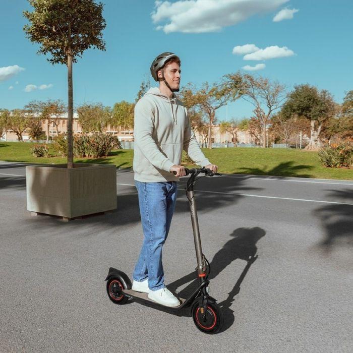 Cecotec Trottinette Électrique Homologuée avec Base Extra Large Bongo G40 XXL Connected Puissance Maximale 700 W Autonomie 40 km