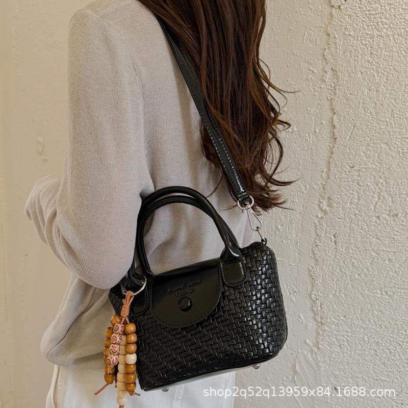 Spring and Summer New Handwoven Bag Fashion Dumpling Handbag High Texture Versatile Trend Shoulder Messenger Bag