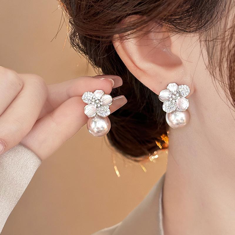 2025 Rose Pearl Flower Stud Earrings - Elegant Micro-Paved Design with Luxurious, Sophisticated Flair.