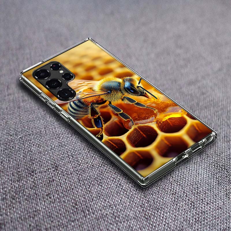 Bees and Honey in the Honeycomb Phone Case For Samsung Galaxy S24 S23 S21 S20 FE S22 S26 Ultra S25 Edge S10 Plus Cover Clear TPU
