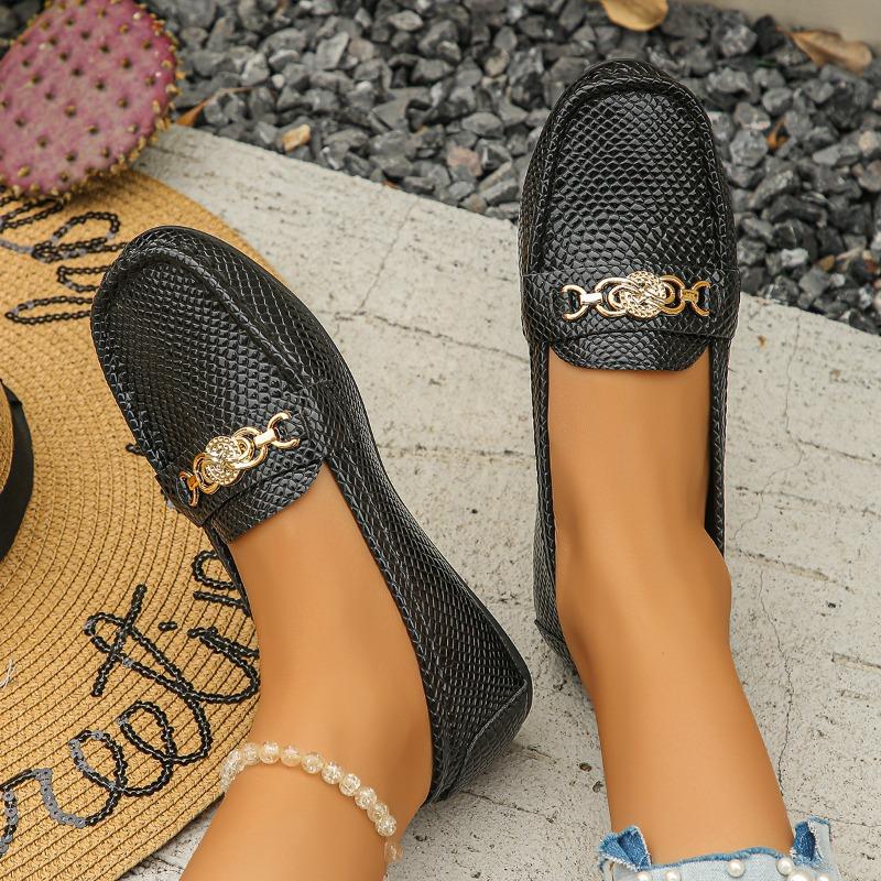 Balerini cu cataramă metalică cu lățime mare pentru femei - Mocasini confortabili cu vârf rotund pentru primăvară/toamnă, Pantofi casual simpli pentru femei mature