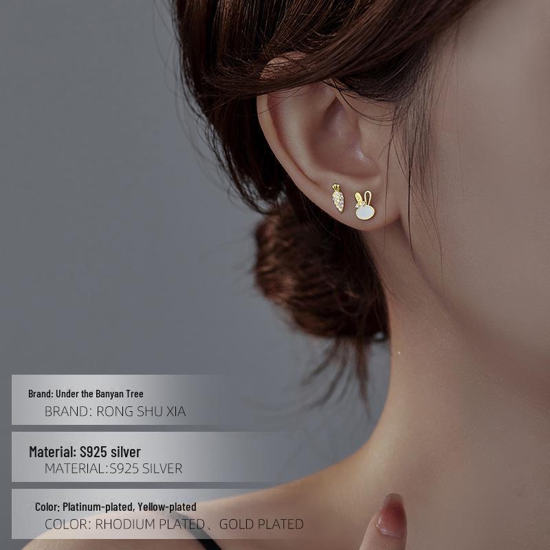 2023 High-Grade S925 Sterling Silver Cute Little Rabbit Carrot Earrings for Women