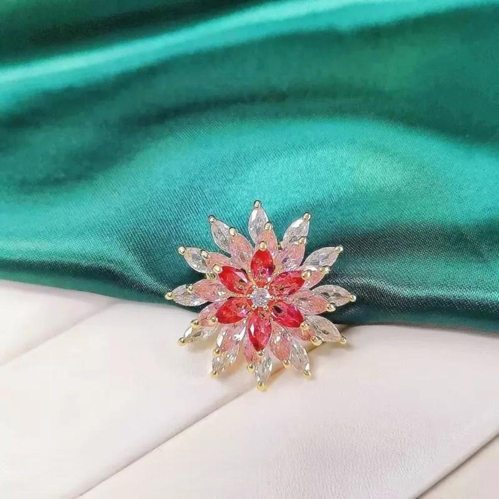 Rhinestone Flower Lapel Pin Sparkling Floral Badge Luxury Rotating Snowflake Brooch  Suit