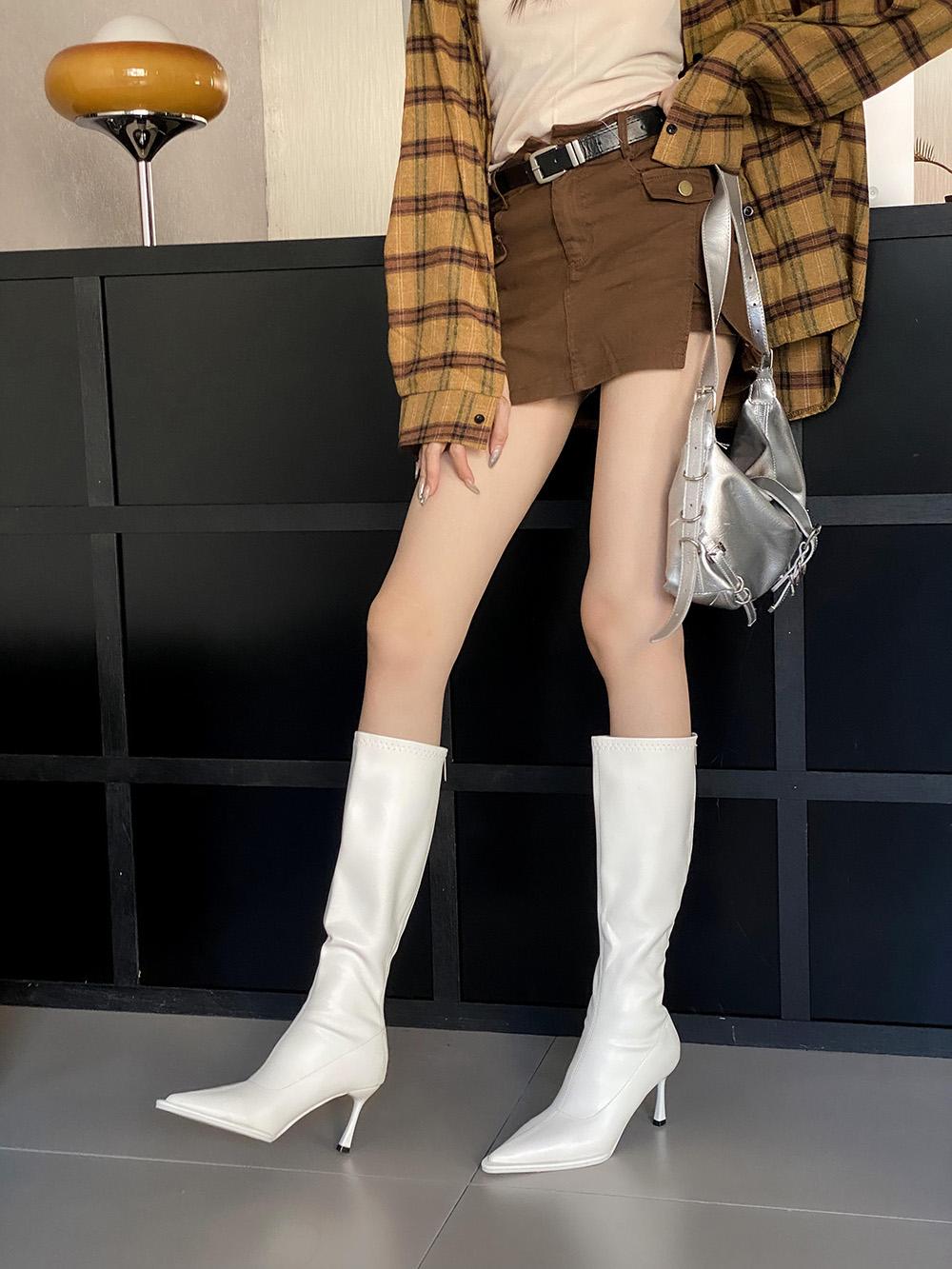 Модные женские сапоги с острым носком до колена — фото 4