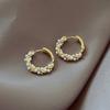 Minimalist and elegant, light luxury, high-end geometric earrings for women, popular vintage style ear accessories