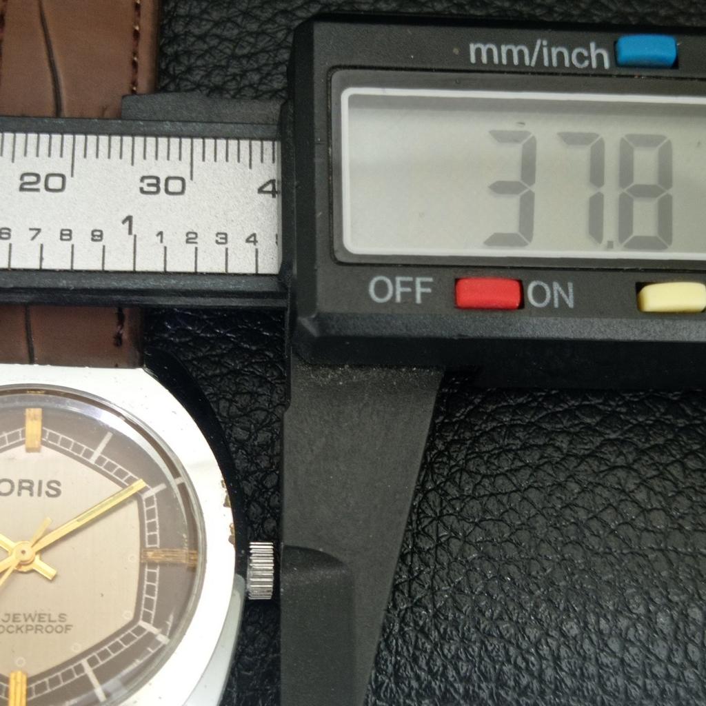 RELÓGIO MASCULINO SUÍÇO VINTAGE REFORMADO DE COROA MANUAL COM MOSTRADOR CINZA a704630-1