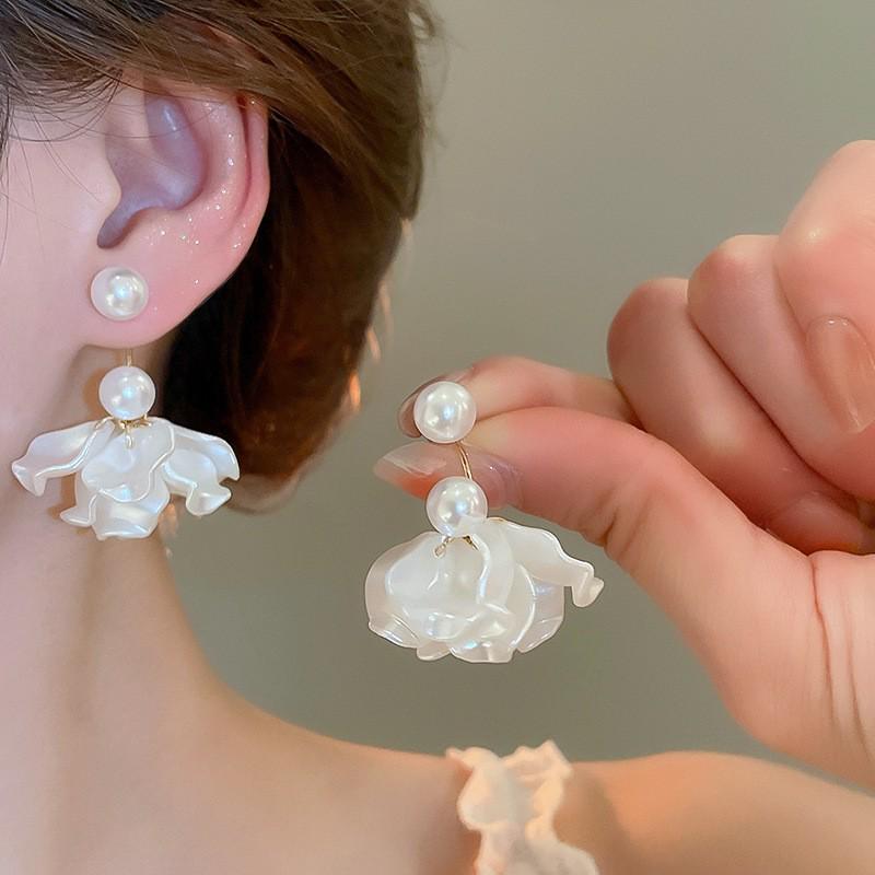 Sea Blue Cluster Silver Needle Flower Earrings: Summer Vacation Luxury