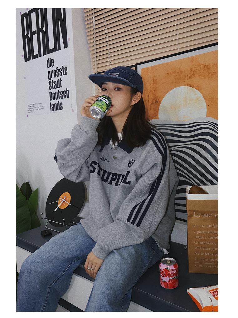 Wyszywane Retro Preppy Litera Polo z Długim Rękawem - Modny Wykładany Kołnierzyk Luźny Krój z Bocznymi Paskami, Unisex, Wszechstronny Styl.