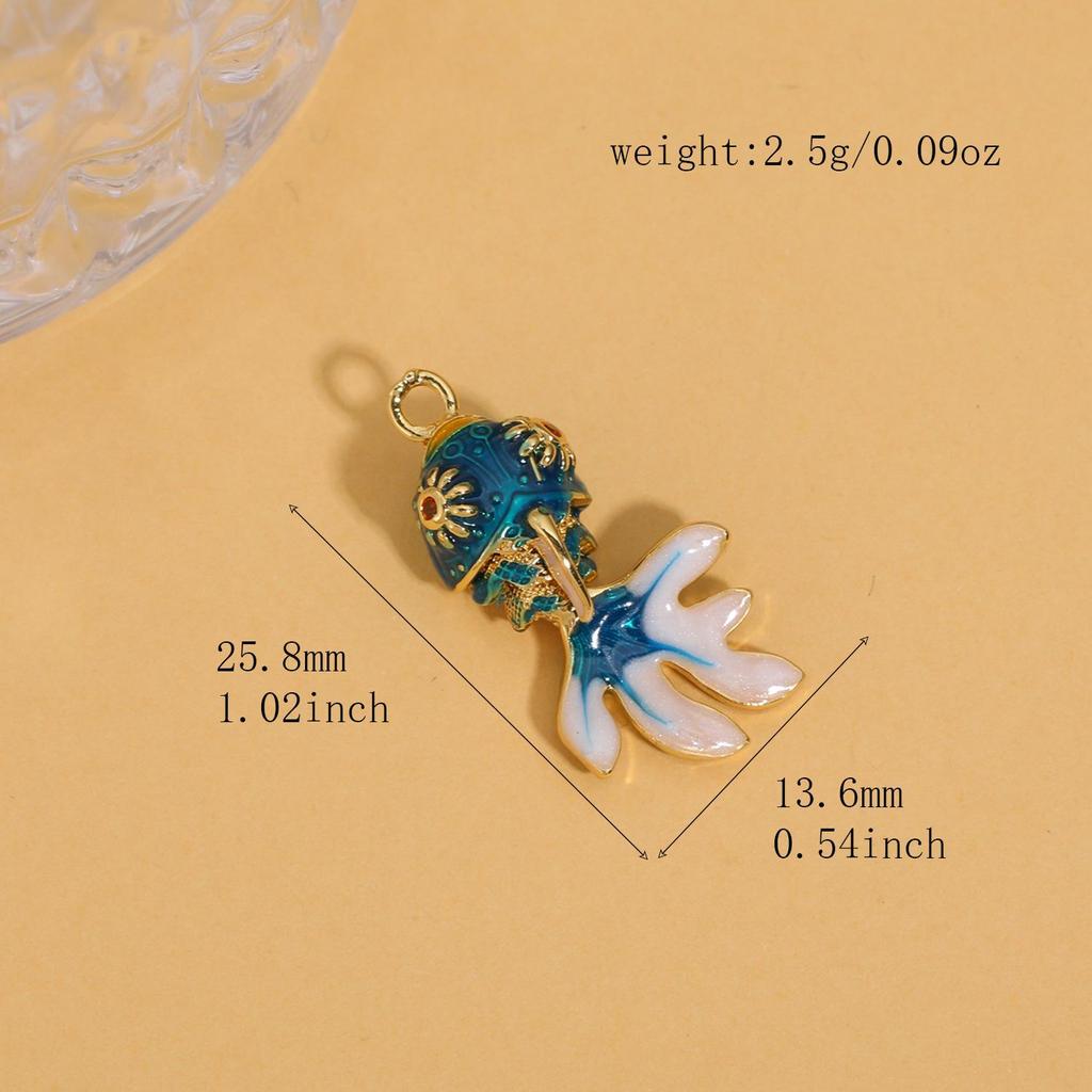 Eleganter vergoldeter Koi-Fisch Anhänger mit Strasssteinen