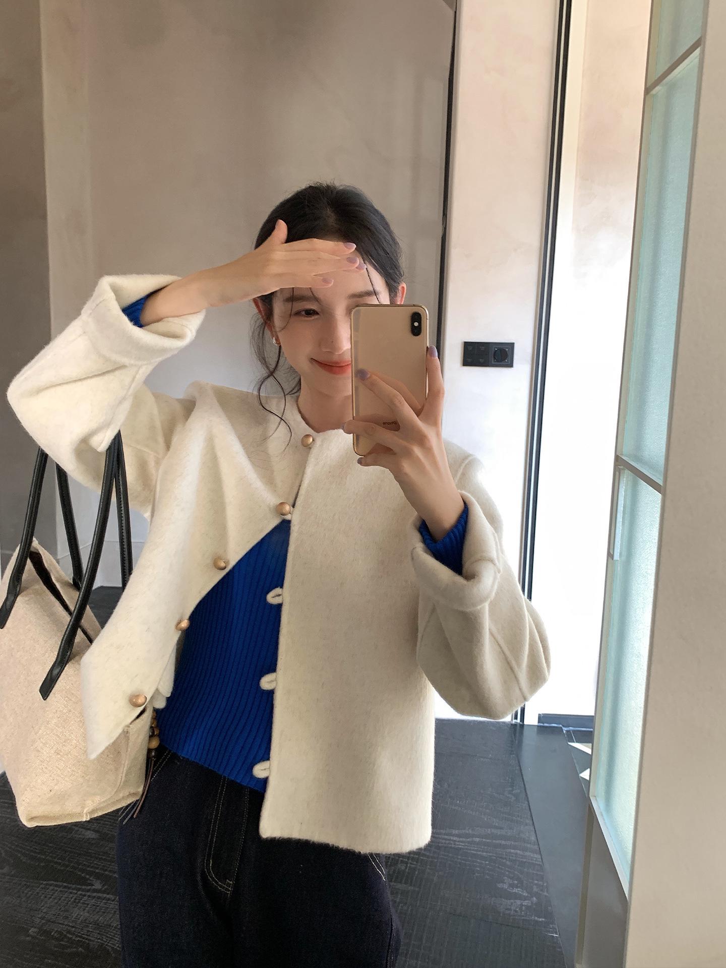 

Женское двустороннее пальто Yi Er Shan с эффектом шерсти: Китайский стиль, Высококачественный, Круглый вырез, Короткий. M