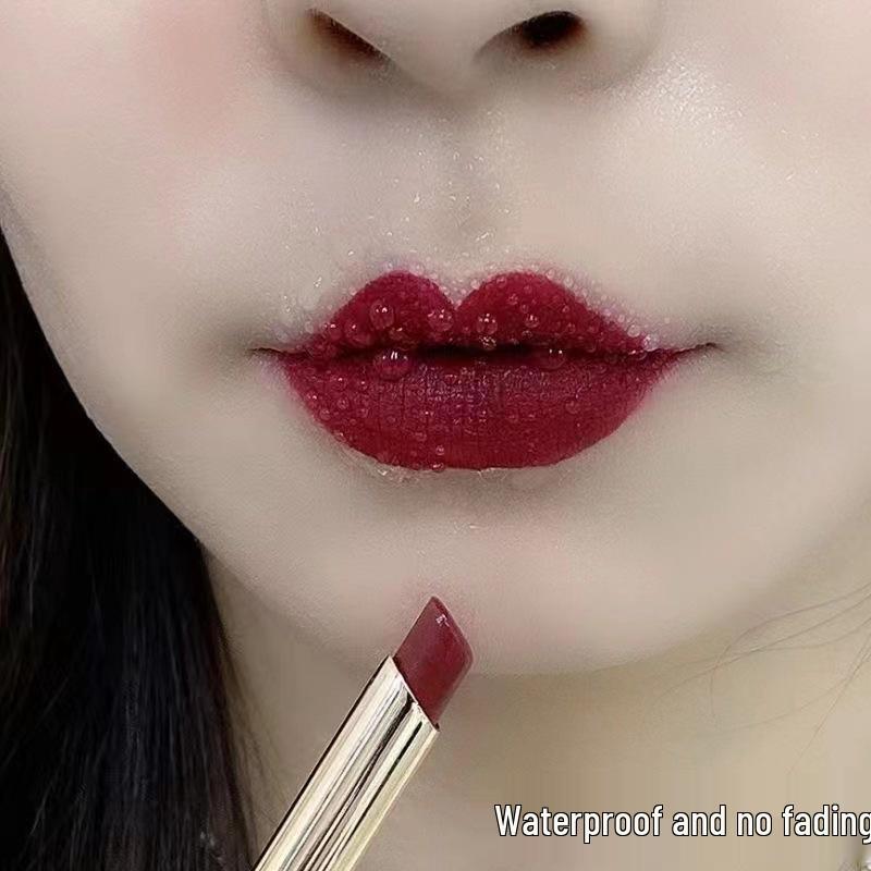 Cinnamon Milk Tea Waterproof Lip Gloss: Non-Fading, Moisturizing, Non-Stick, Long-Lasting, Brightening for Bare Skin.