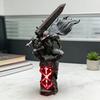 Schwertkämpfer Figur mit Waffe Desktop Statue mit eingebautem LED Licht Harz Anime Figur Skulptur Sammlerstück Spielzeug für Home Schreibtisch Dekoration