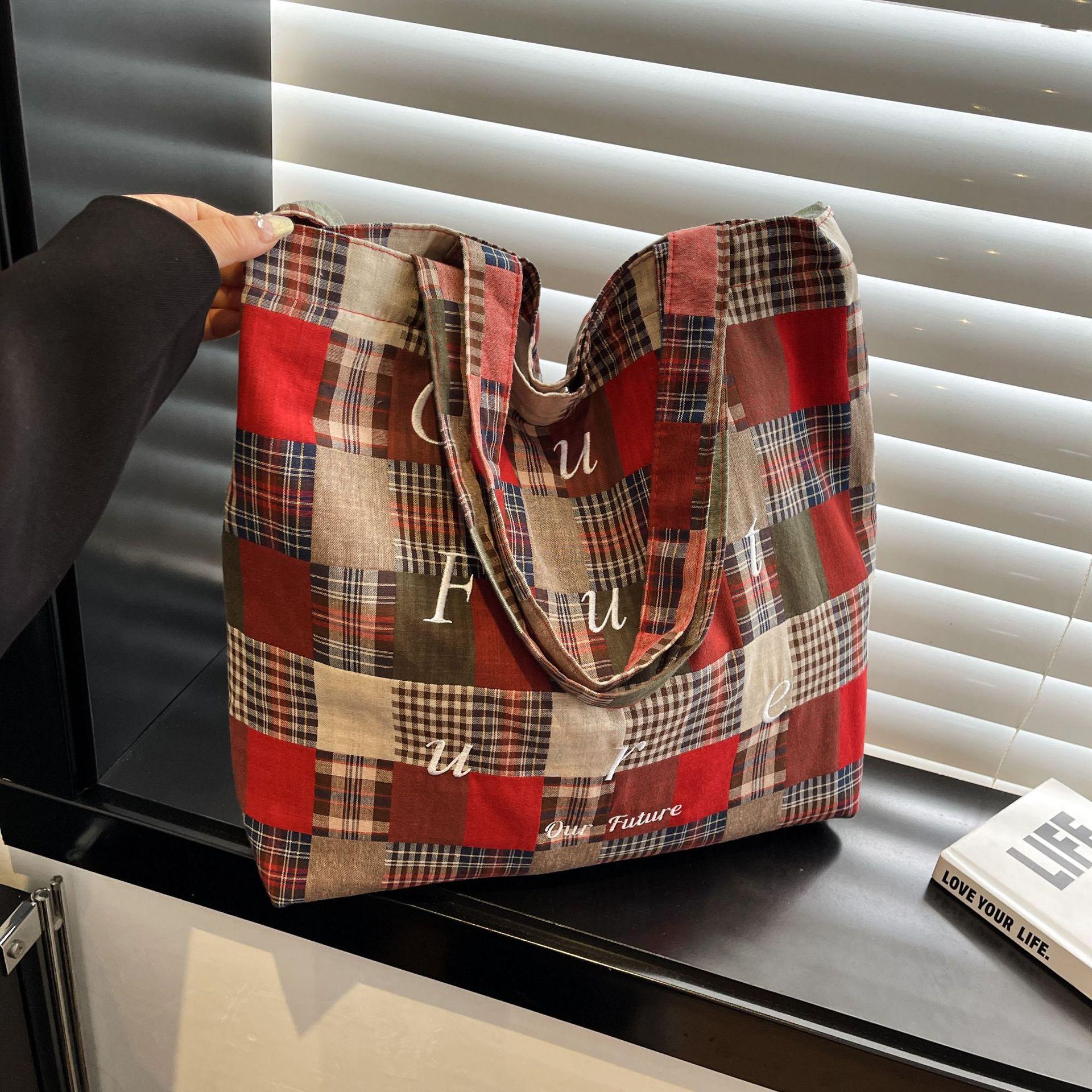 

2025 весна новый дизайн нишевая новая сумка кроссбоди на плечо двойного назначения простая и модная сумка большой вместимости красный