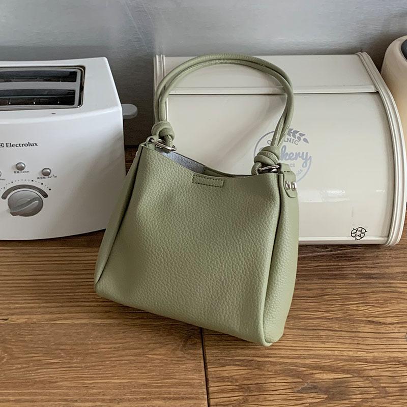 Designer PU Bucket Single Shoulder Bag For Women  New Elegant Fashion Simple Commuter Postman Large Capacity Crossbody Bag