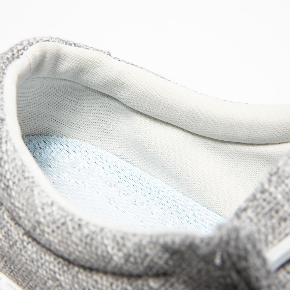 Breathable Slip-On Canvas Sneakers for Men - Non-Slip Shoes for Spring and Summer