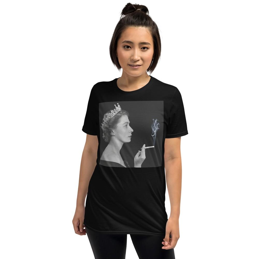 Queen Elizabeth Smoking ShortSleeve Unisex TShirt Unisex T-Shirt XL