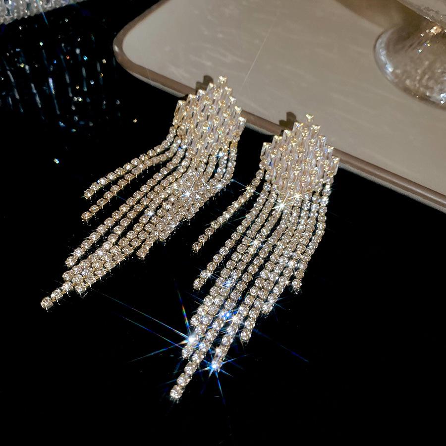 Silver Needle Rhinestone Geometric Rhombus Tassel Earrings - Luxurious & Stylish Ear Jewelry for Women