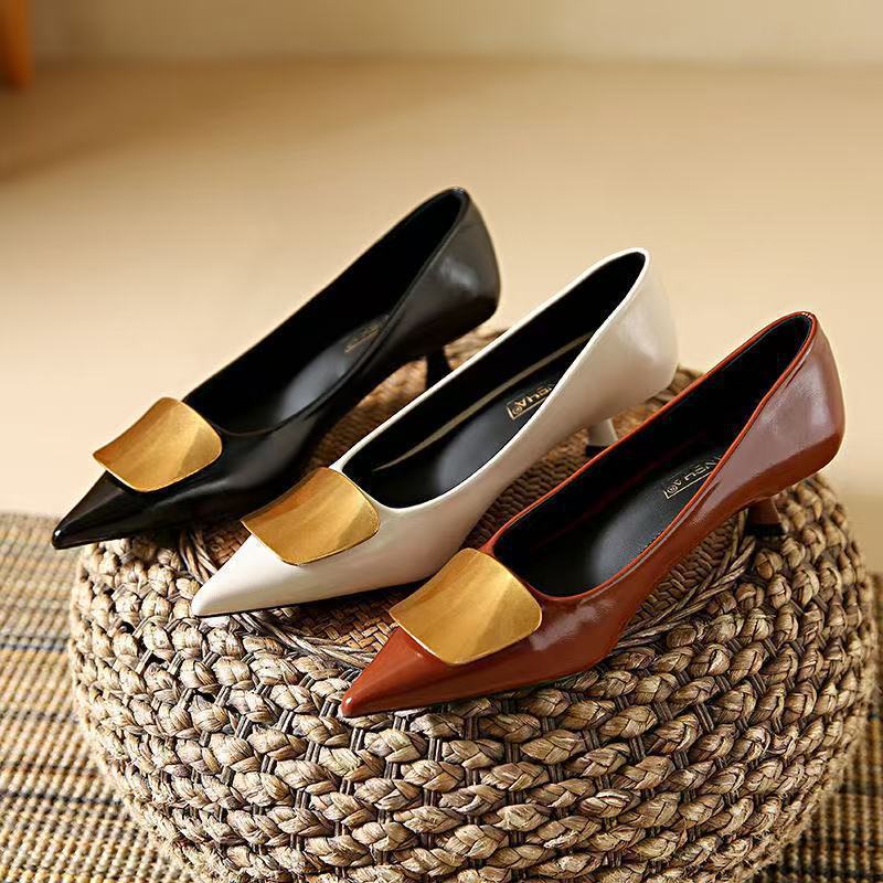 Temperament flache Pumps dünne Absätze Promi Frühling Nischen Design Retro Spitze High Heels