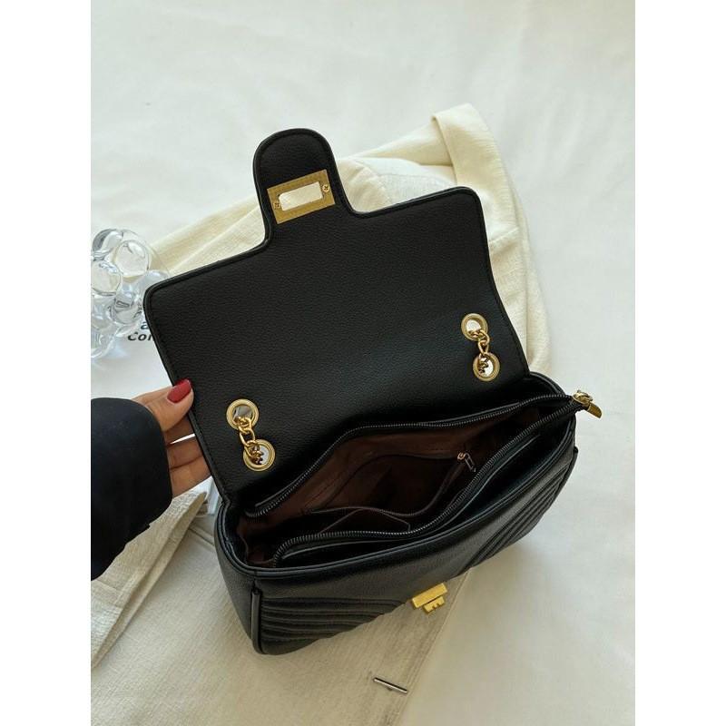 Ielgy Korean Version Chain Black Female Bag Fashionable All-Match Commuter Shoulder Messenger Bag