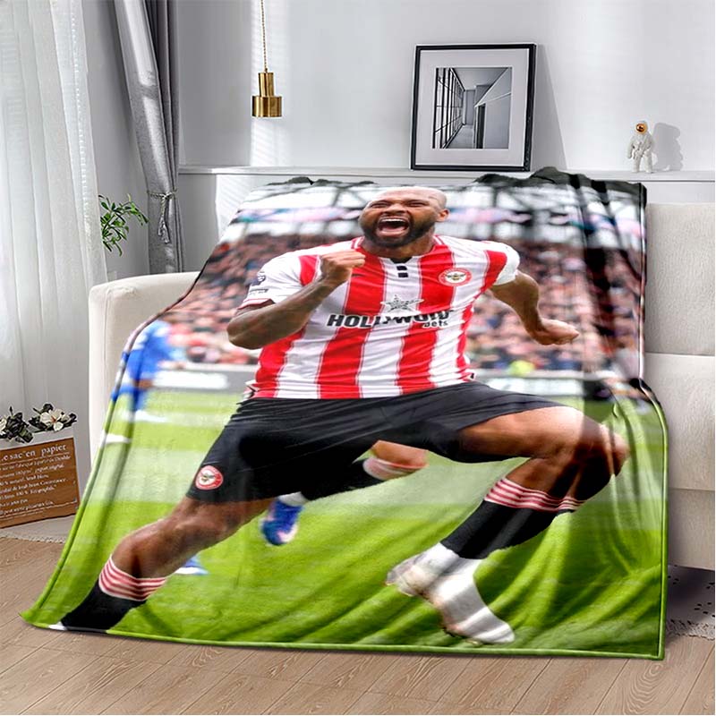 Brentford FC Bee Logo Red White Black Vertical Stripe Print Soft Flannel Throw Blanket Warm Sofa Bed Decor Cover For Football Fans
