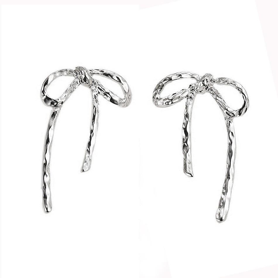 New hollow bow stud earrings women's versatile simple fashion personalized earrings simple retro butterfly earrings