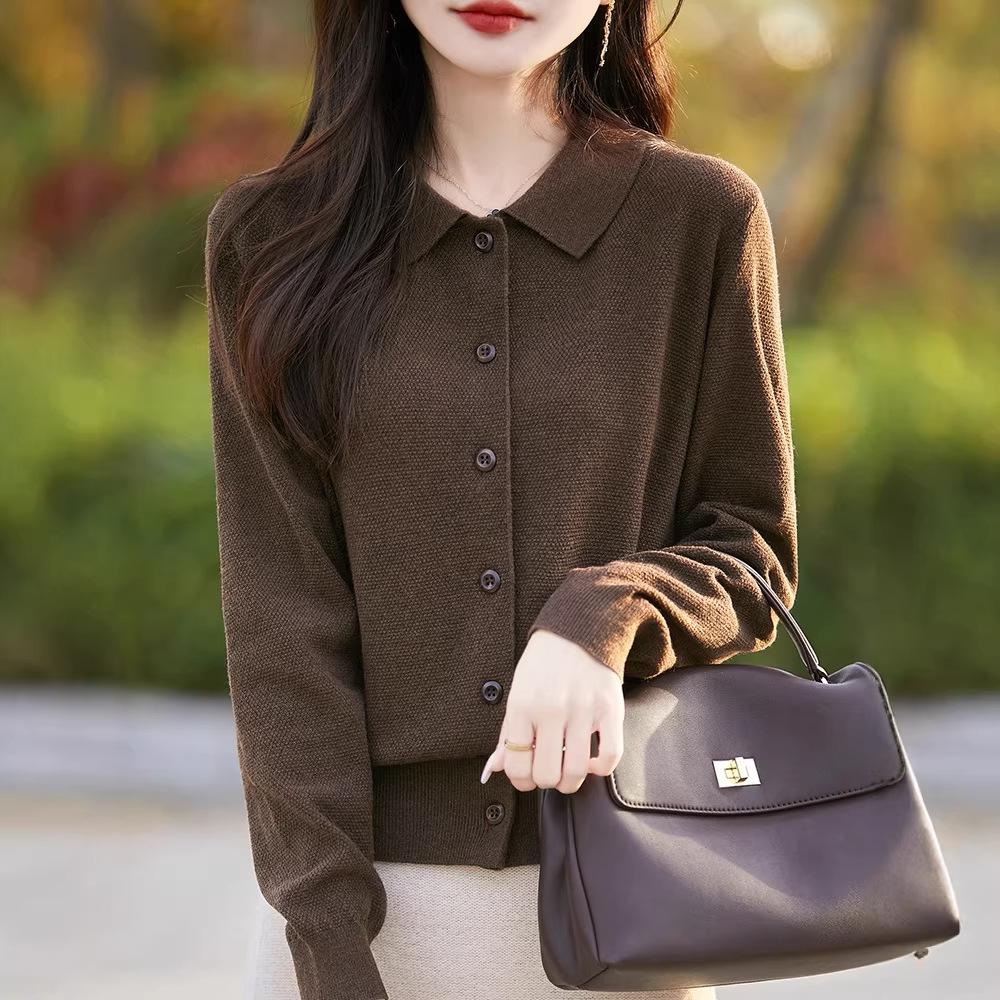 Osmanthus Stitch Doll Collar Cardigan: Sweet, Retro, Age-Defying Knit for Spring and Autumn.