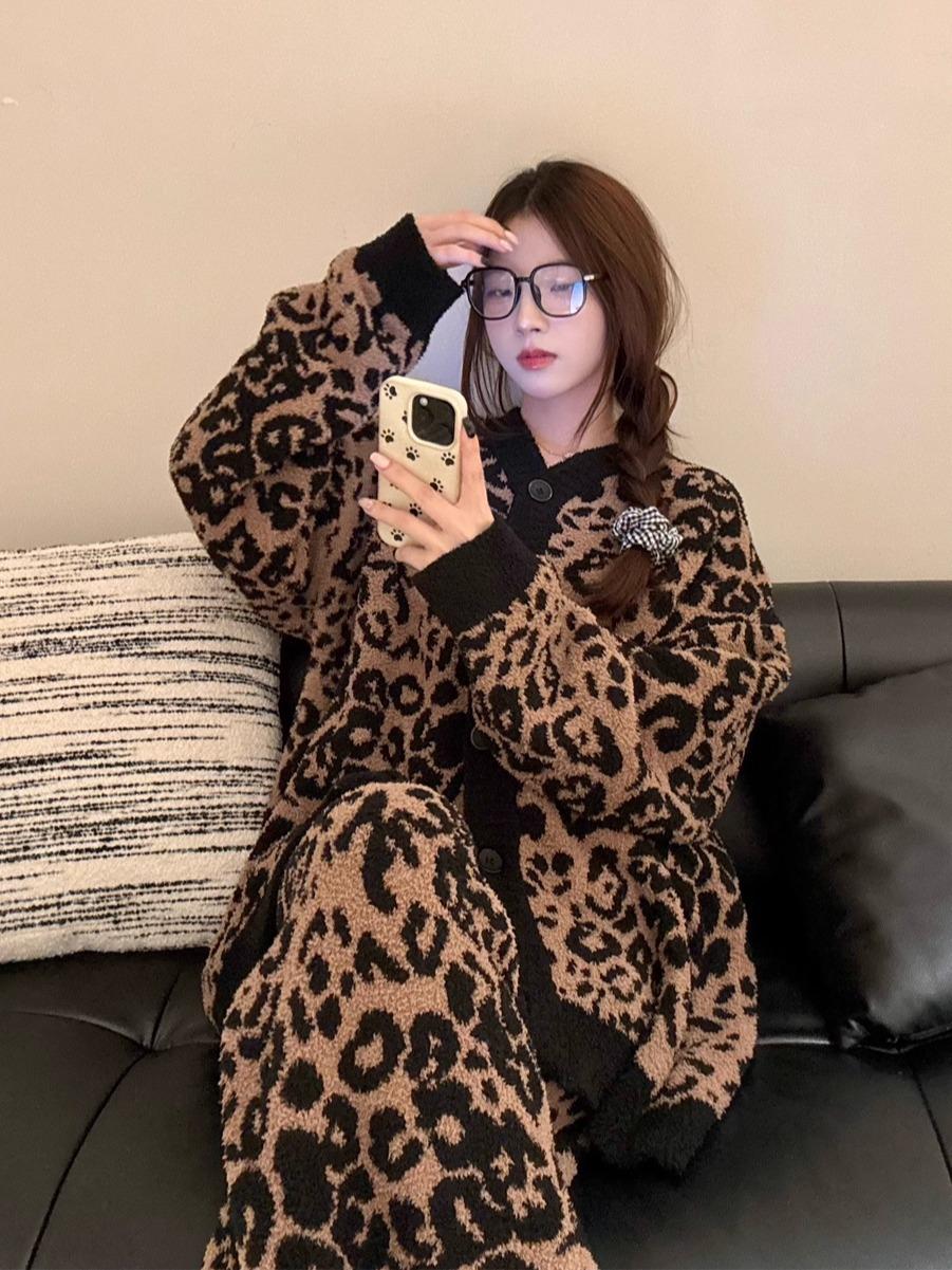 

Pure desire, sexy temperament, leopard print half-edge velvet pajamas, winter new velvet thickened high-end loungewear, spot s (recommended 40~47.5kg)