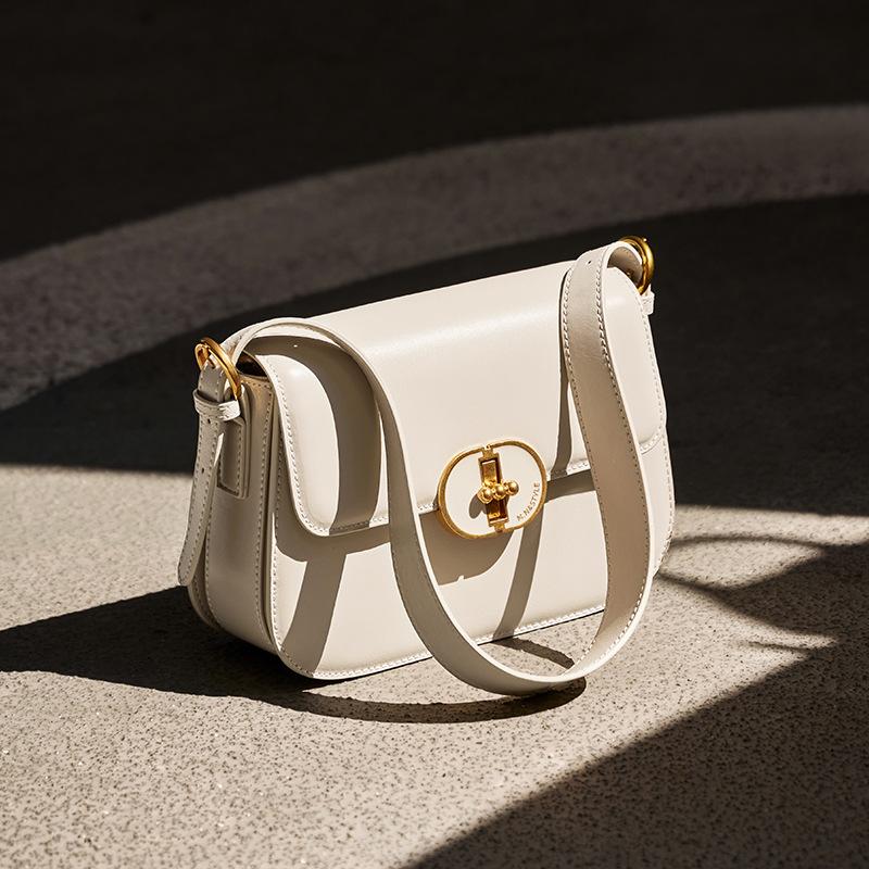 

Mrs. Qiao Bag Women 2025 New Autumn Winter Crossbody Bag Women Tofu Bag Hot-Selling High-End Single Shoulder Genuine Leather Women Bag Long21CM、Wide7CM、 Hig