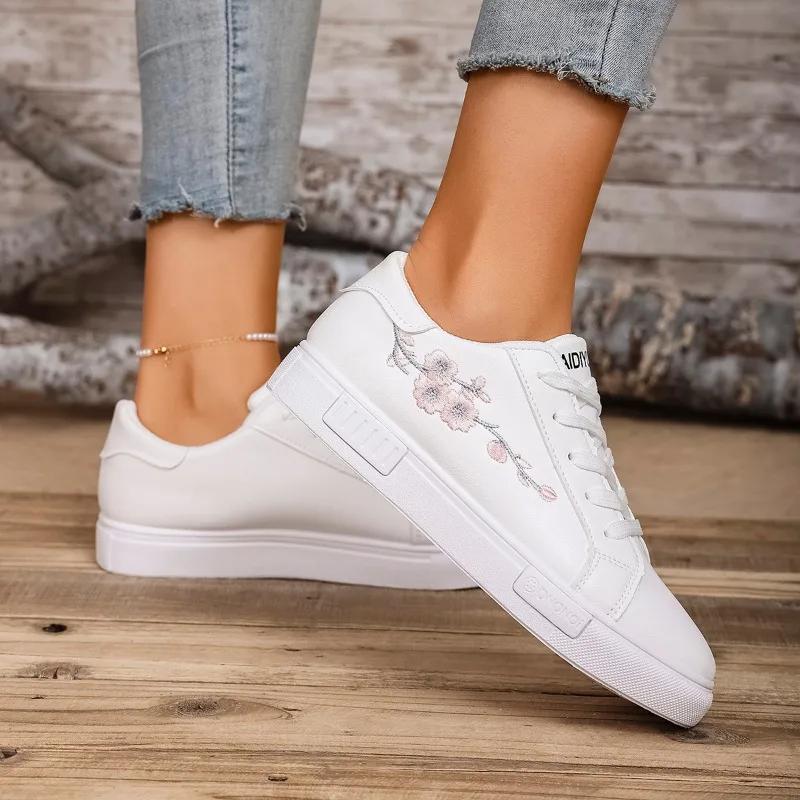 Fashion Ladies Shoes 2025 Brand Lace-up Women's Vulcanize Shoes Fashion Embroidery Outdoor Slip-Resistant Casual Versatile Sneakers
