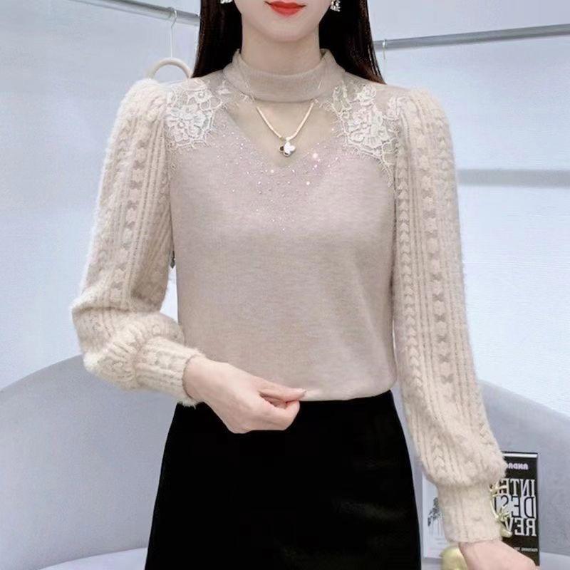 Fleece and Thickened Base Layer Shirt, Women's Lace Shirt, Cut-out T-shirt, Stylish Small Shirt for Autumn and Winter, with An Inner Top