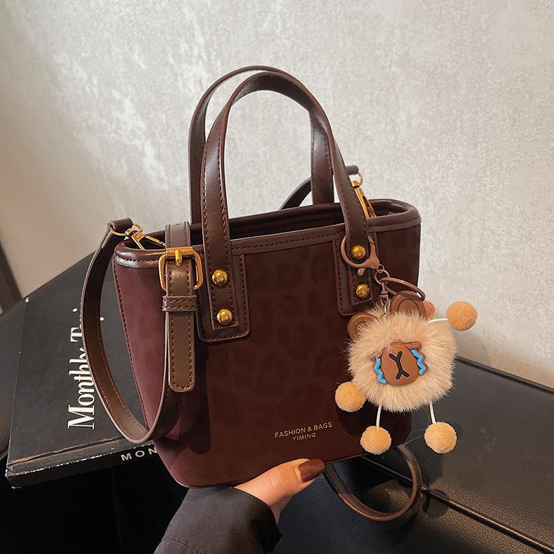 High-quality Wholesale Korean Trend Leopard Print Matte Texture Portable Bucket Bag Female Versatile Commuter Foreign Style Messenger Bag