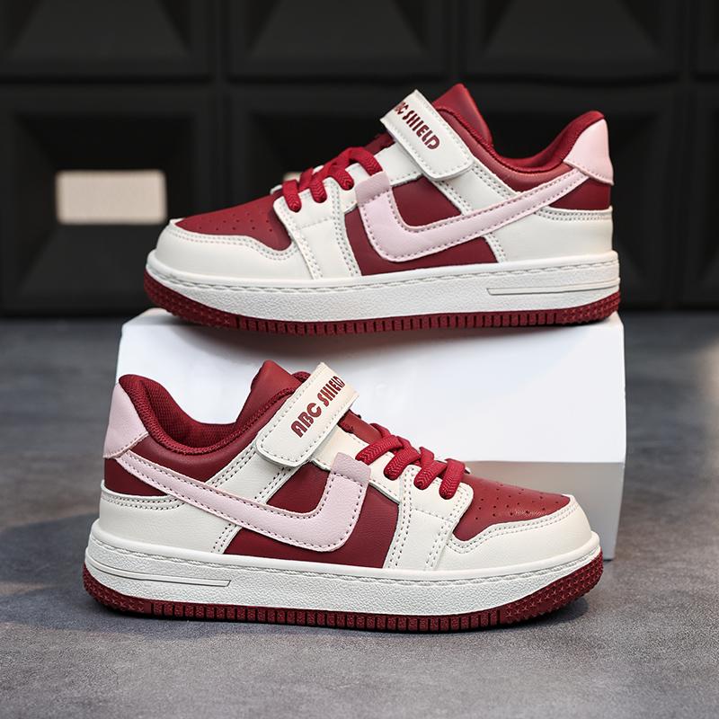 Children's sports shoes 2025 autumn new fashionable casual shoes soft soled anti slip trendy board shoes